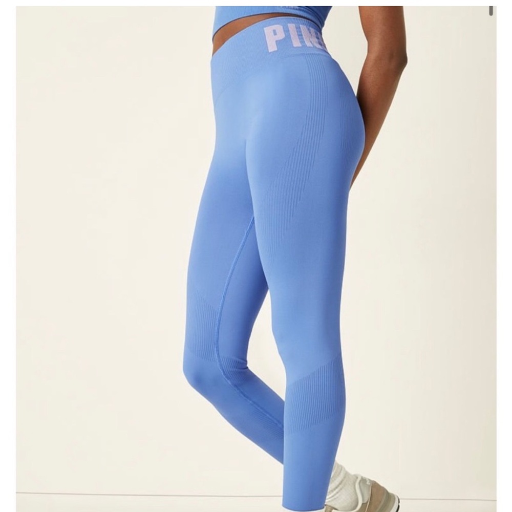 Victoria’s Secret PINK Active Seamless High-Waist Leggings‎ - Size M 💖💙